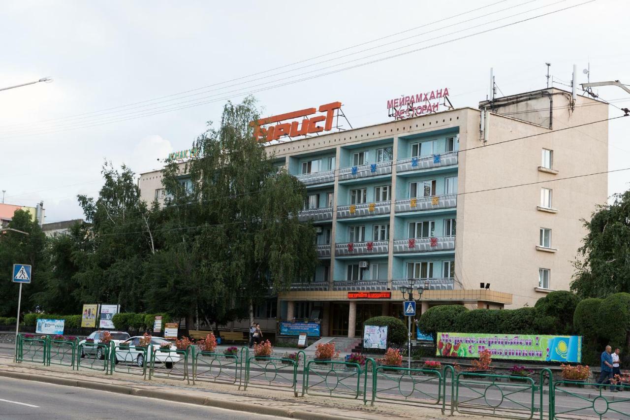 Ustʼ-Kamenogorsk Tourist Hotel المظهر الخارجي الصورة