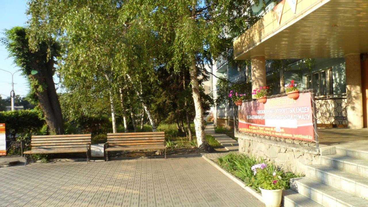 Ustʼ-Kamenogorsk Tourist Hotel المظهر الخارجي الصورة